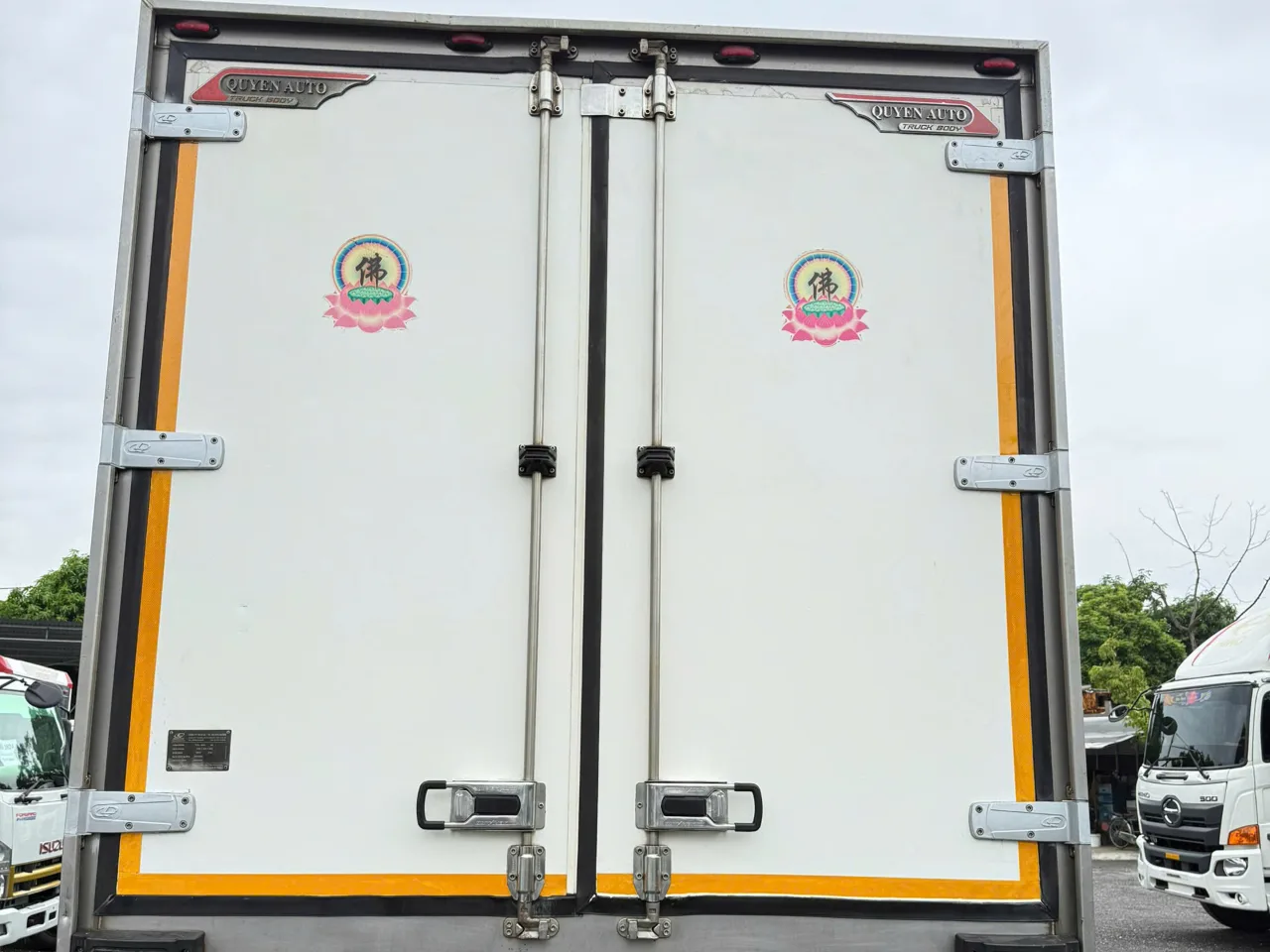 Hino 500 FG thùng lạnh đời 2022 - ảnh 6