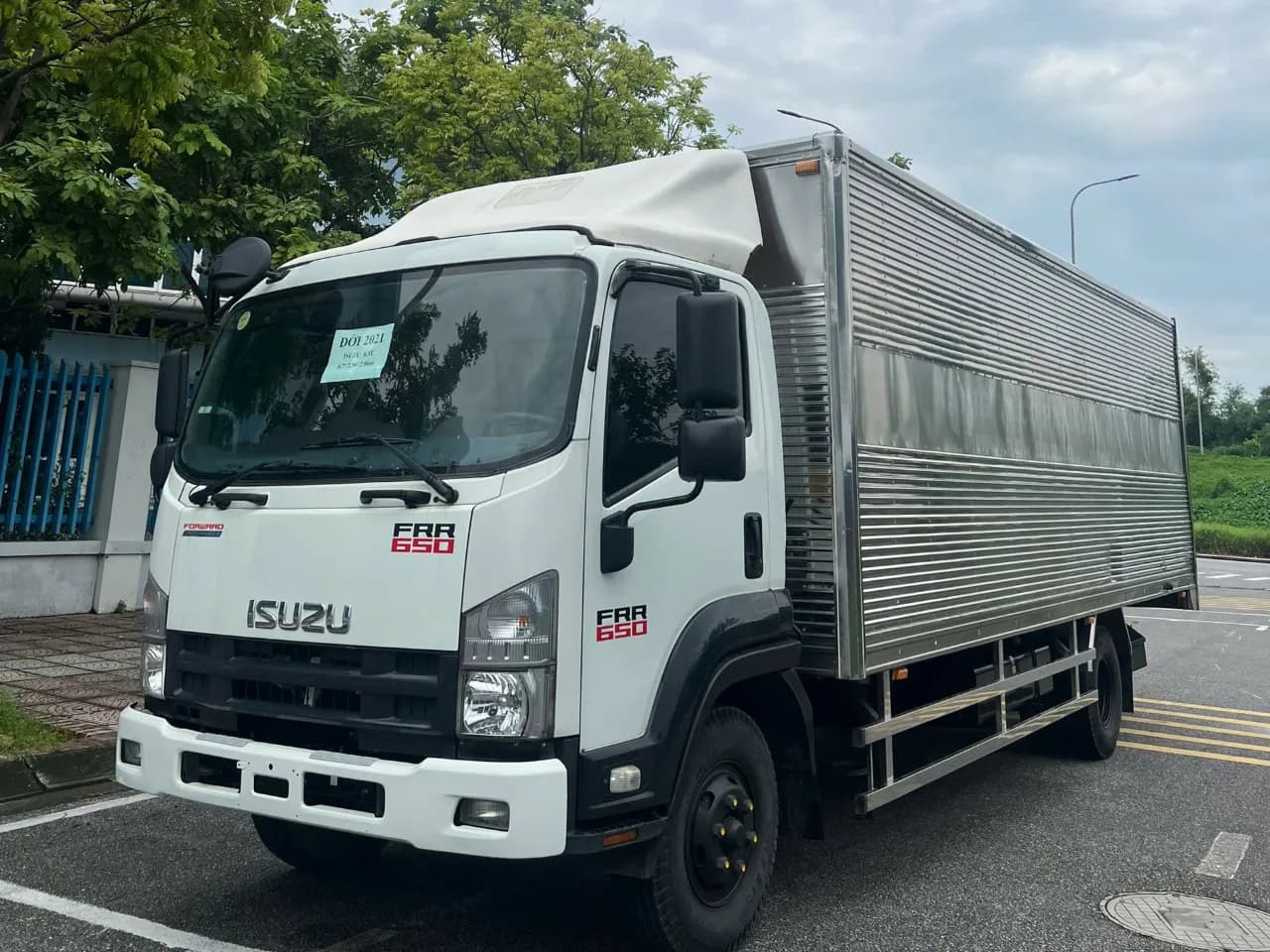 Isuzu FRR 650 thùng kín đời 2021 - ảnh 3