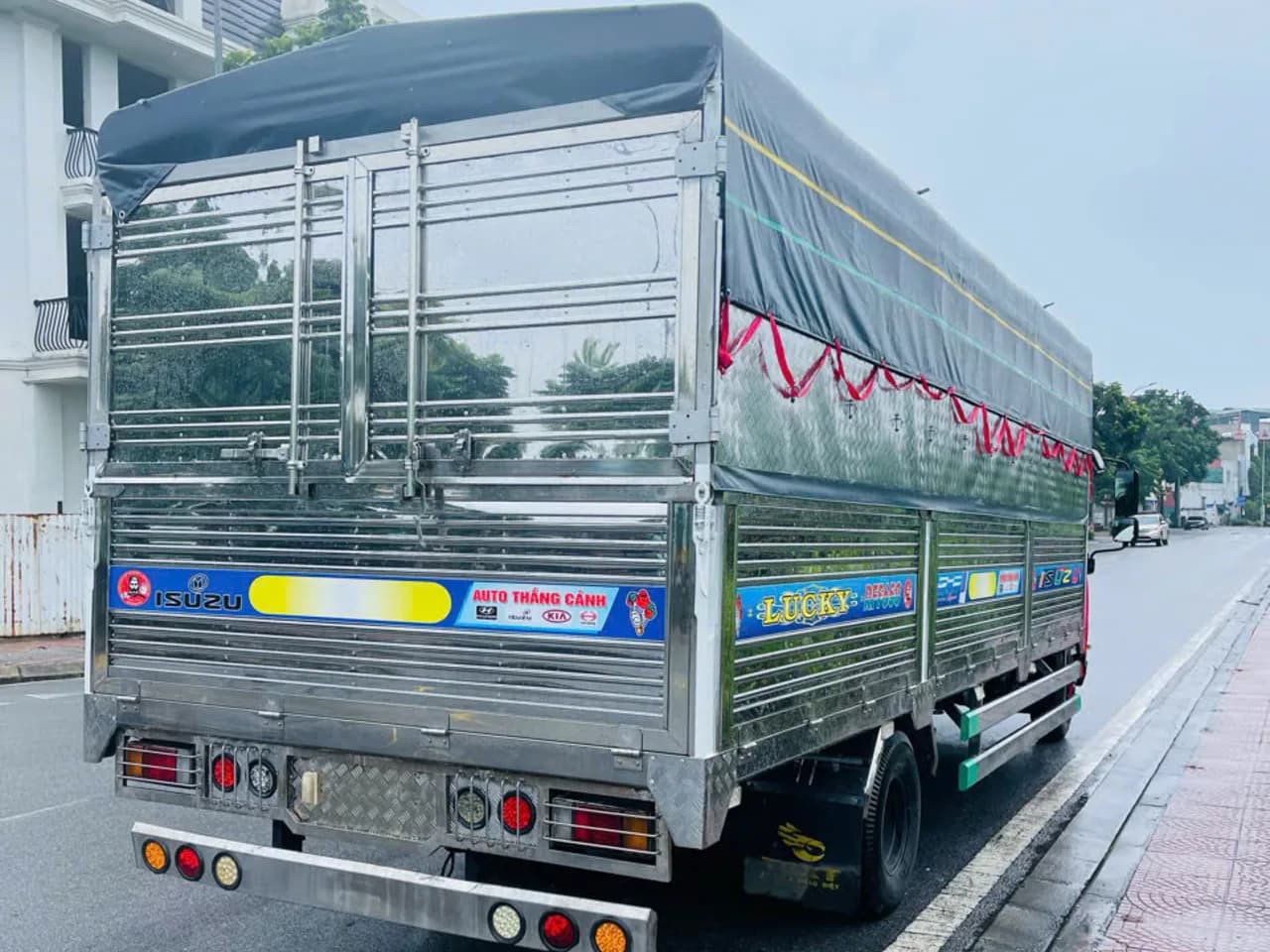 Isuzu FRR 650 mui bạt đời 2024 - ảnh 4