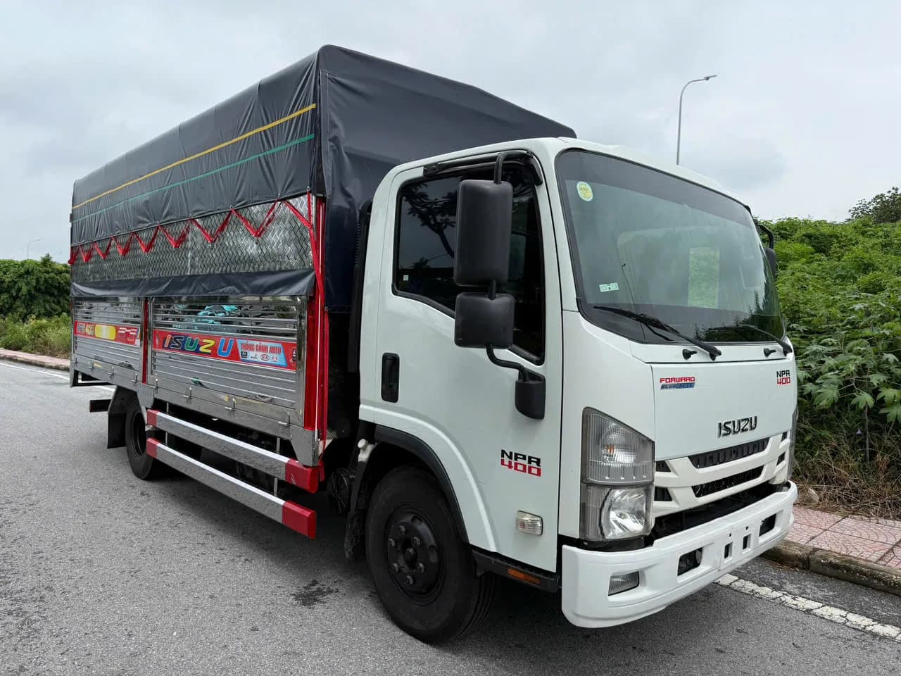 Isuzu NPR 400 Mui bạt
