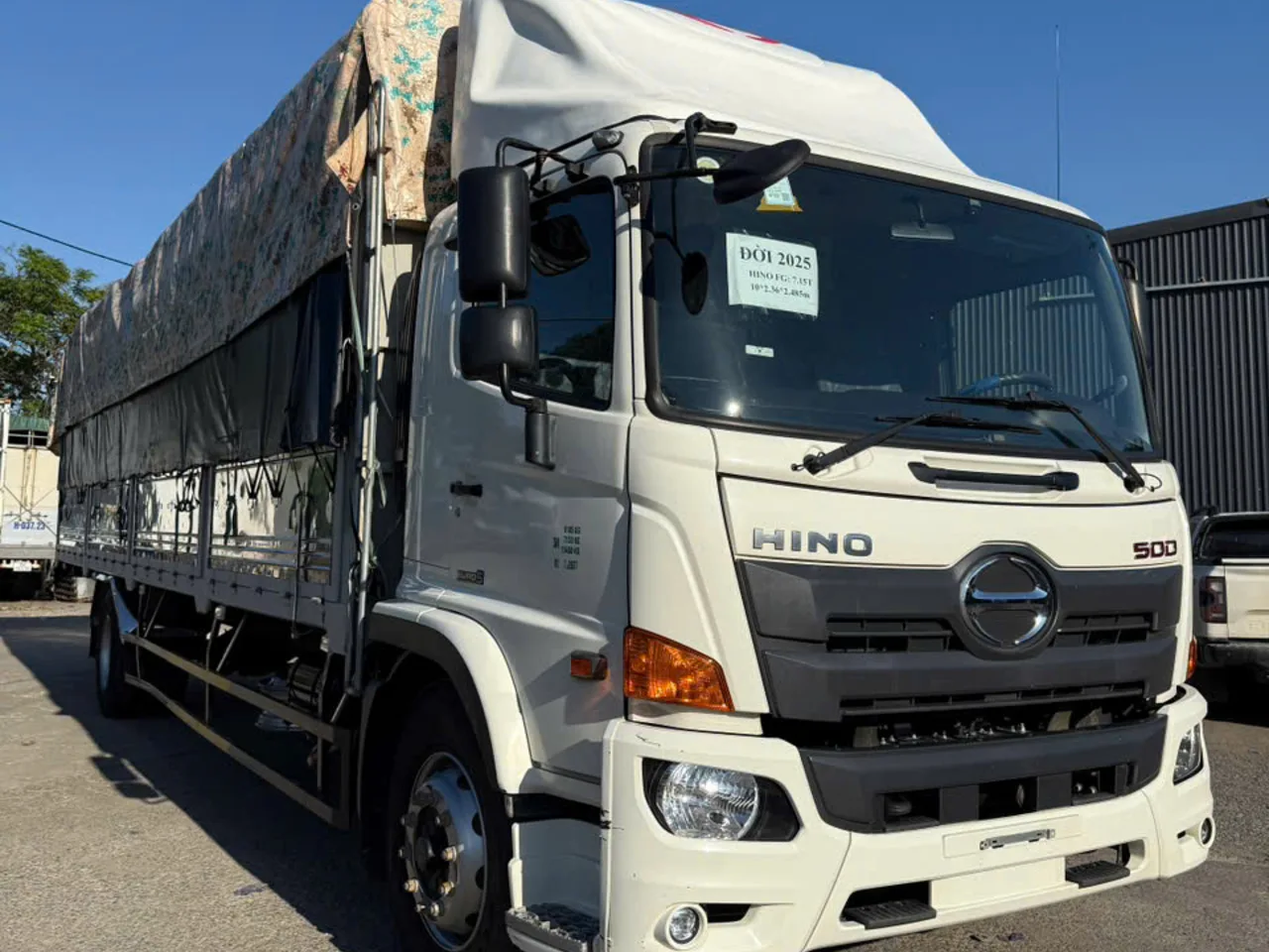 Hino 500 FG mui bạt đời 2025 - ảnh 1