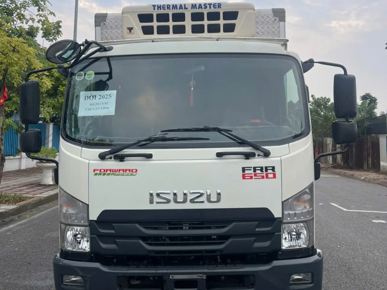 Isuzu FRR 650 thùng lạnh đời 2025 - ảnh 2