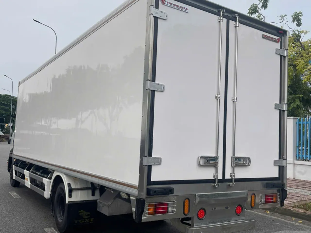 Isuzu FRR 650 thùng lạnh đời 2025 - ảnh 7