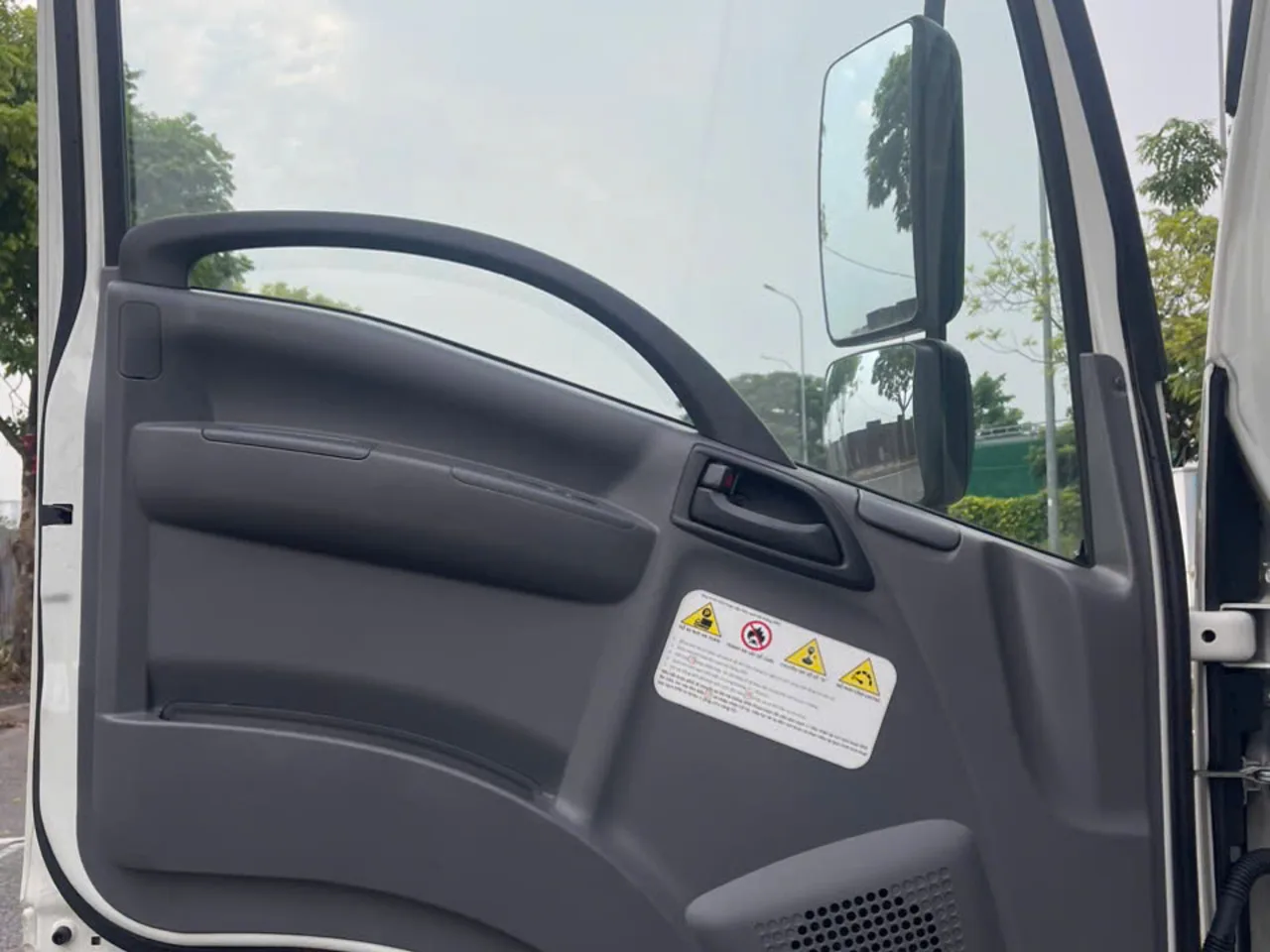 Isuzu FRR 650 thùng lạnh đời 2025 - ảnh 8