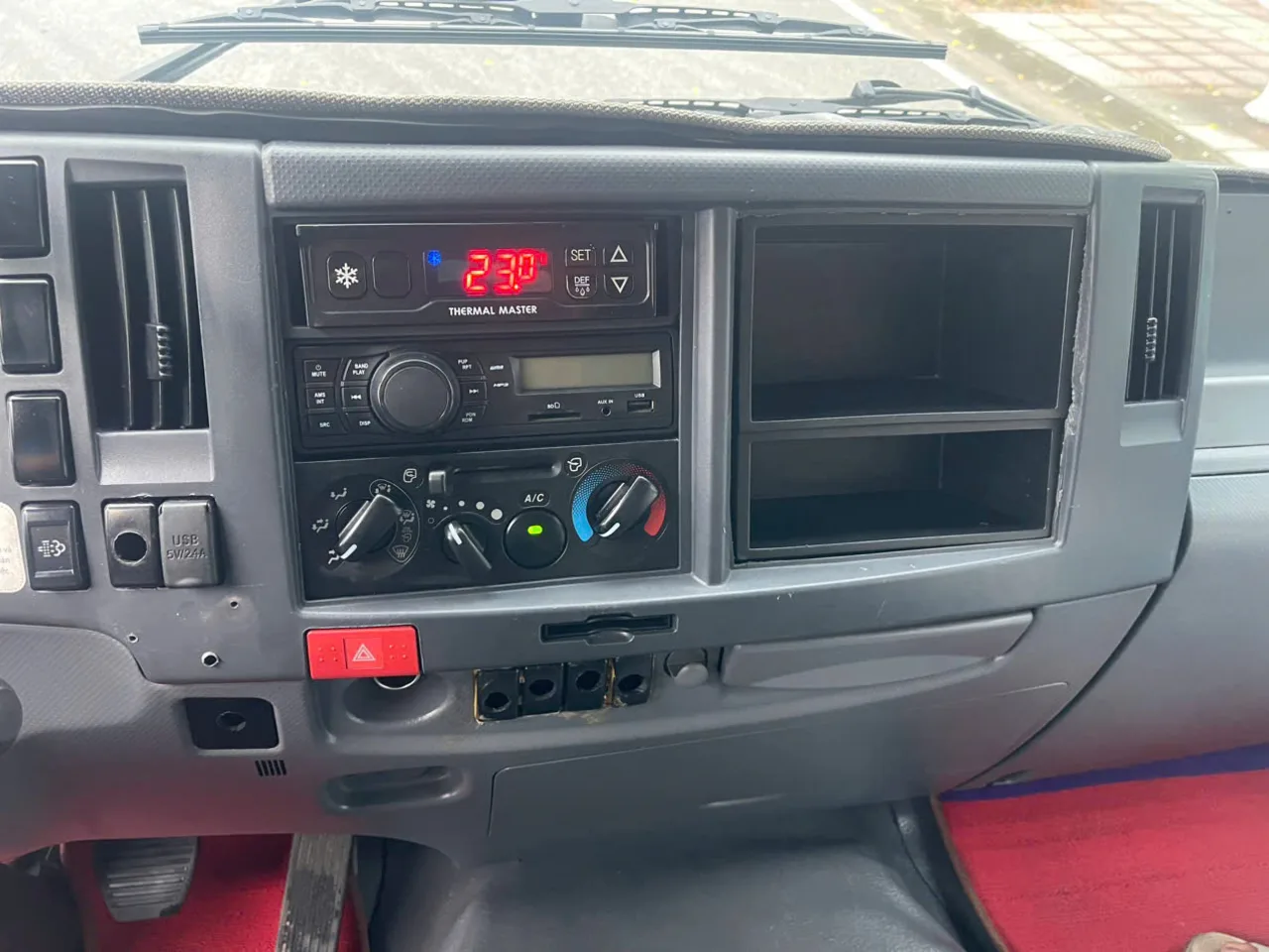 Isuzu FRR 650 thùng lạnh đời 2025 - ảnh 10